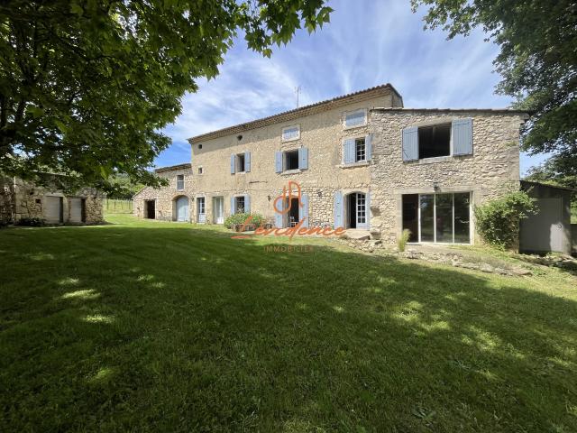 Maison 9 pièces 289 m²