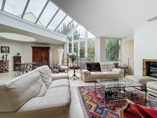 Maison 9 pièces 280 m²