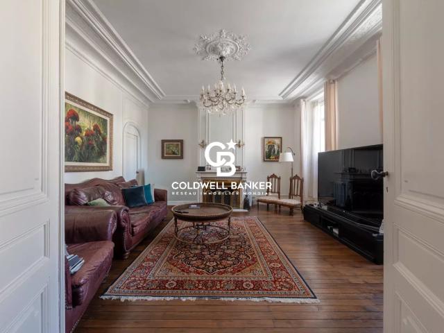 Maison 9 pièces 280 m²