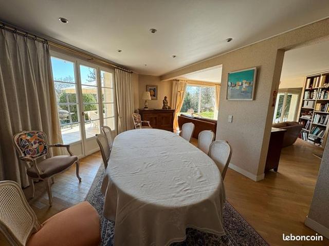 Maison 9 pièces 280 m²