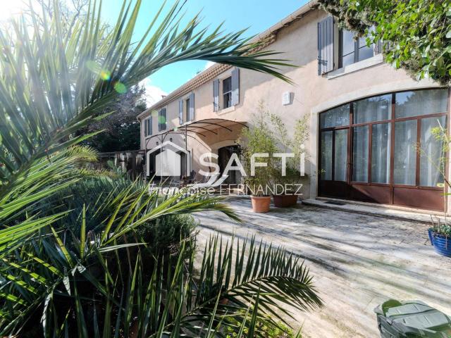 Maison 9 pièces 280 m²