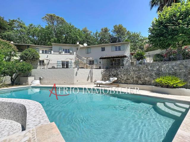 Maison 9 pièces 280 m²