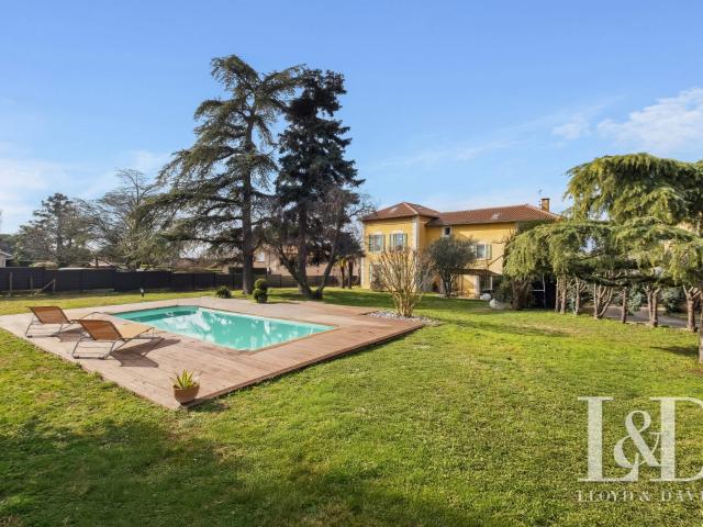 Maison 9 pièces 280 m²