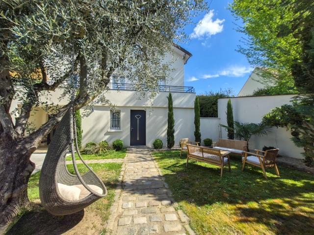 Maison 9 pièces 280 m²