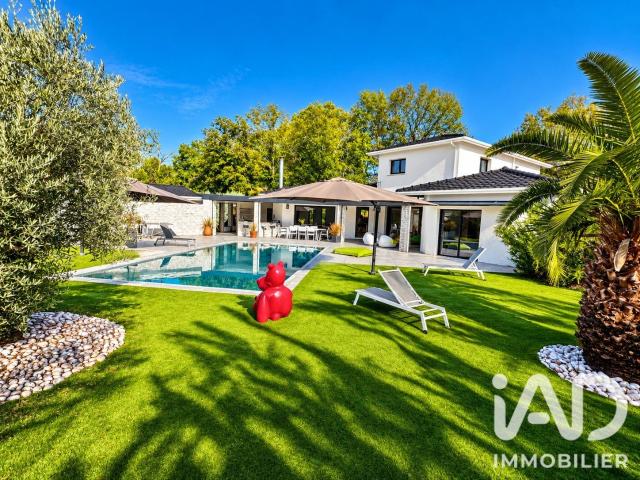 Maison 9 pièces 280 m²