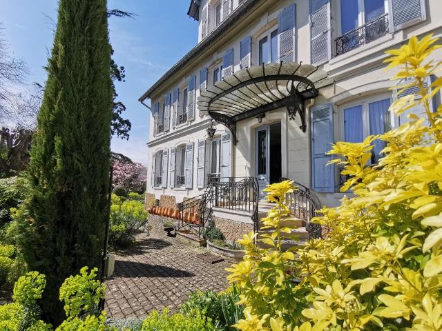 Maison 9 pièces 280 m²