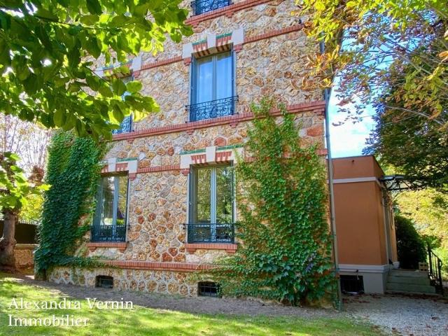 Maison 9 pièces 280 m²