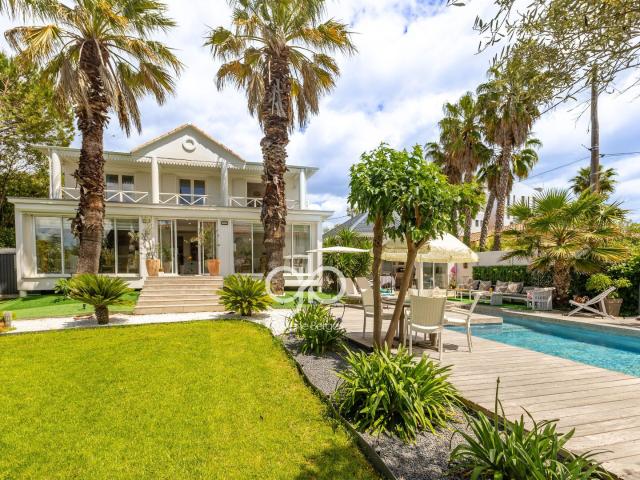Maison 9 pièces 283 m²