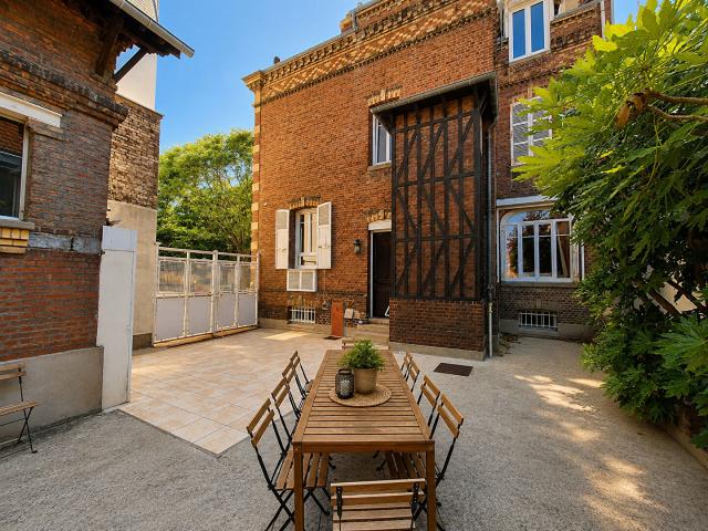 Maison 9 pièces 283 m²