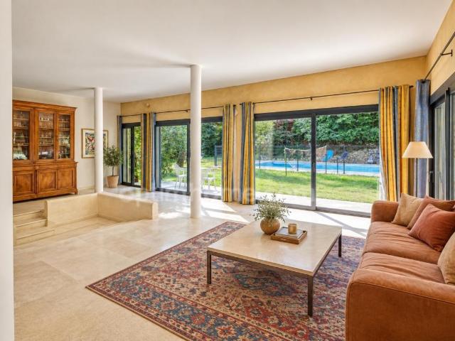 Maison 9 pièces 283 m²
