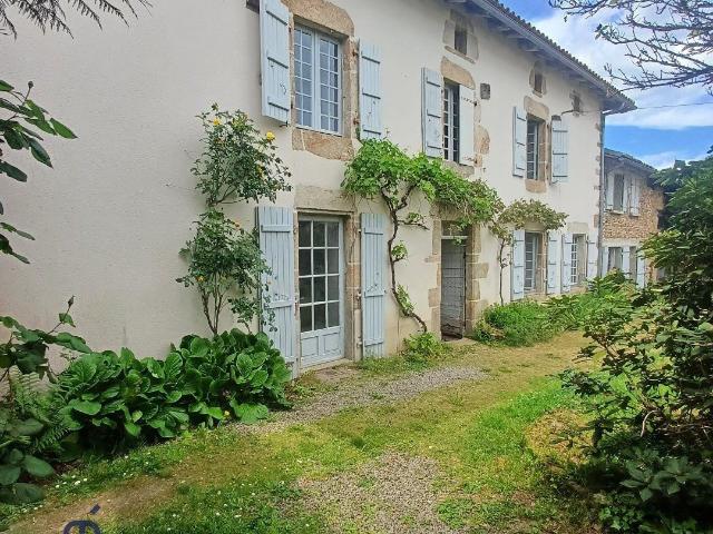 Maison 9 pièces 294 m²