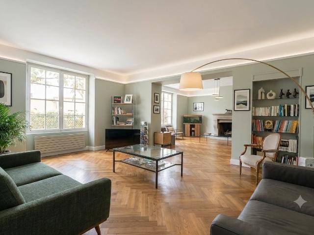 Maison 9 pièces 294 m²