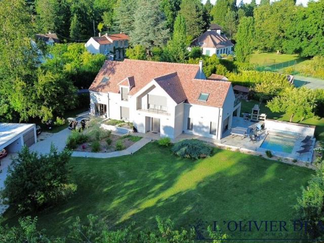 Maison 9 pièces 295 m²