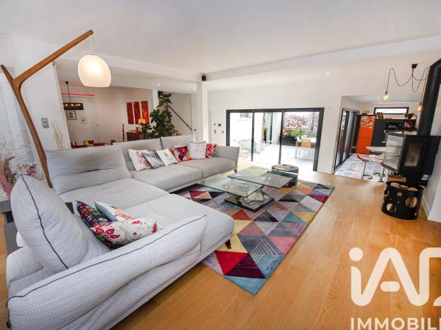 Maison 9 pièces 296 m²