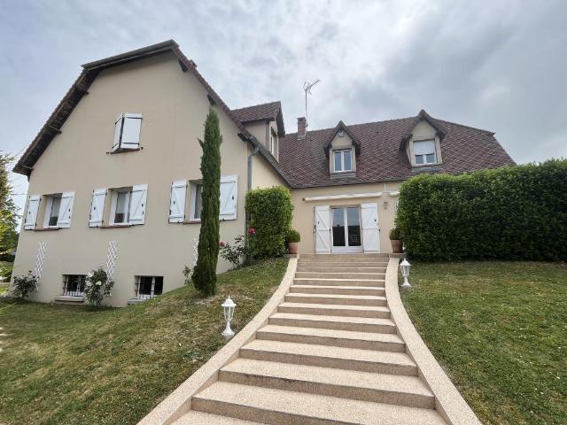 Maison 9 pièces 298 m²