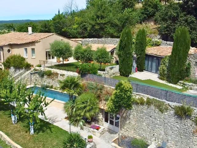 Maison 9 pièces 298 m²