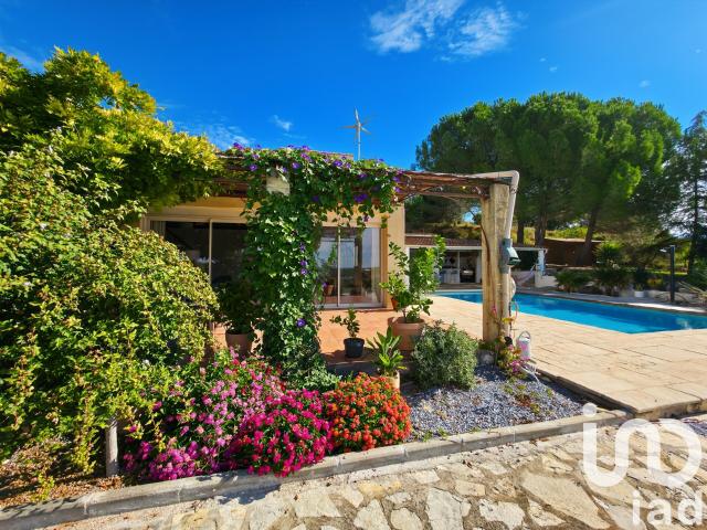 Maison 9 pièces 299 m²