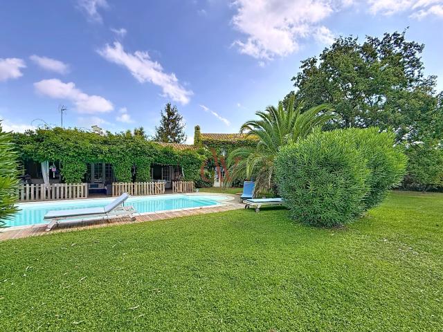 Maison 9 pièces 290 m²