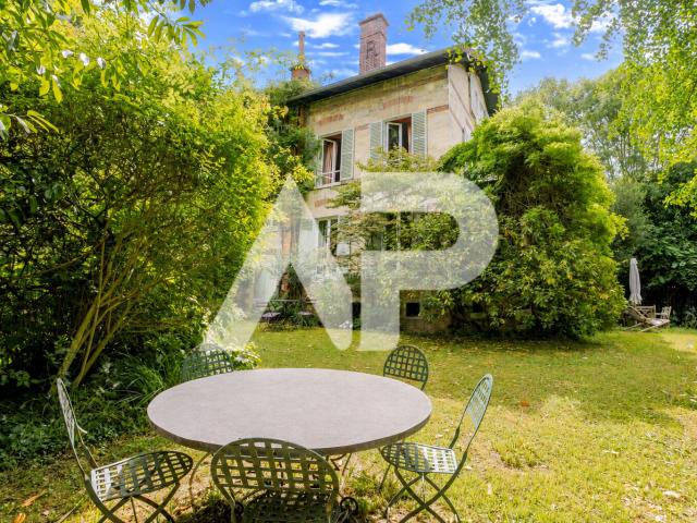 Maison 9 pièces 290 m²