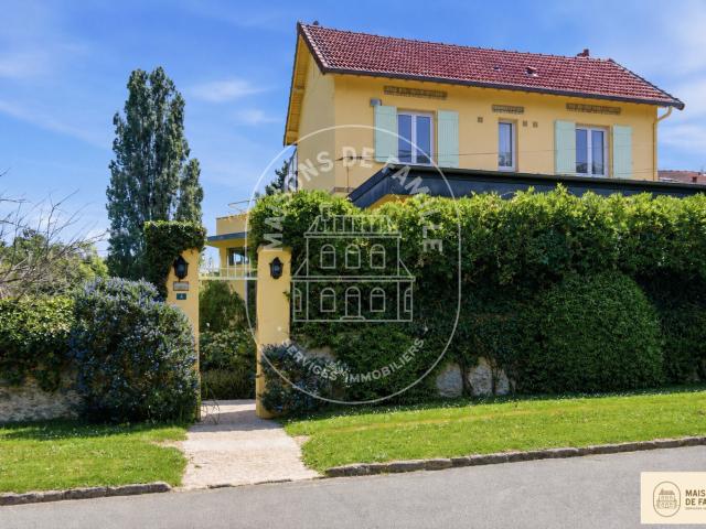 Maison 9 pièces 290 m²