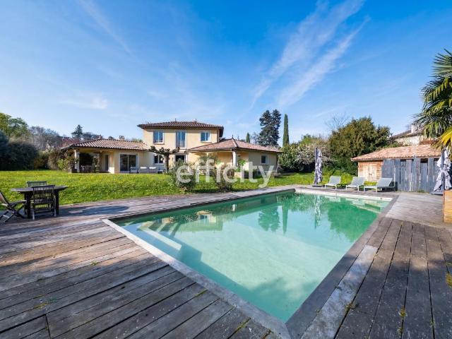 Maison 9 pièces 290 m²
