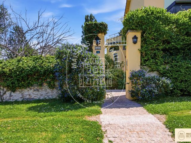 Maison 9 pièces 290 m²