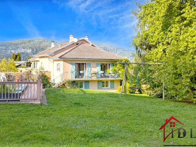 Maison 9 pièces 290 m²