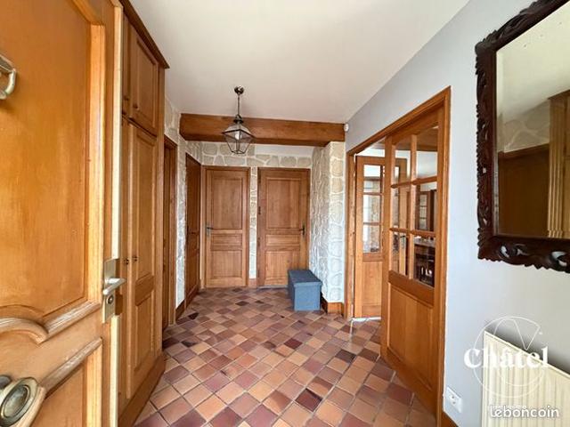 Maison 9 pièces 290 m²