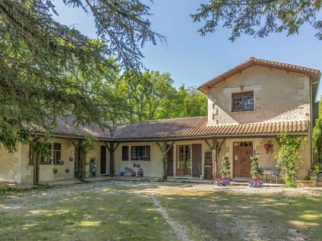 Maison 9 pièces 290 m²