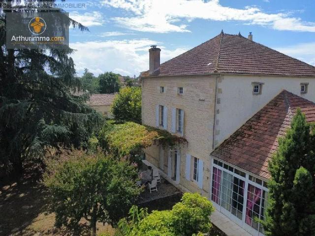 Maison 9 pièces 290 m²