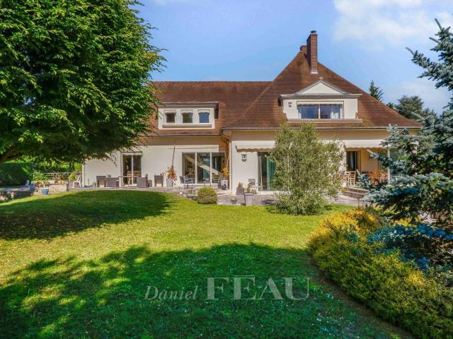 Maison 9 pièces 292 m²