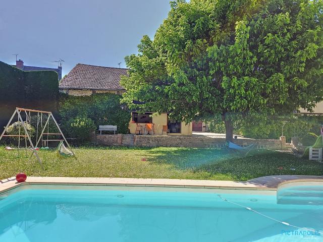 Maison 9 pièces 304 m²