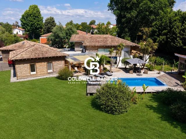 Maison 9 pièces 255 m²