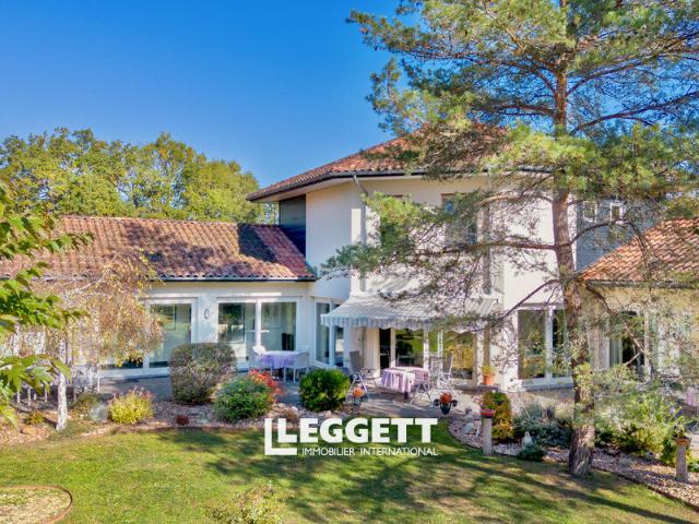 Maison 9 pièces 305 m²