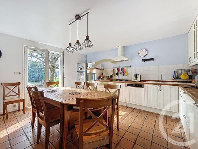 Maison 9 pièces 305 m²