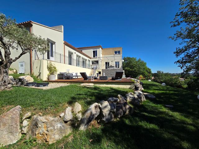 Maison 9 pièces 306 m²