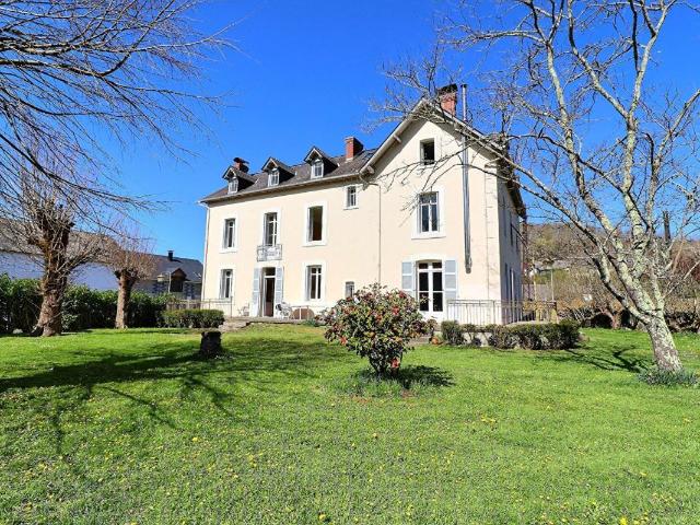 Maison 9 pièces 306 m²