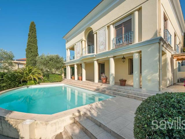 Maison 9 pièces 306 m²