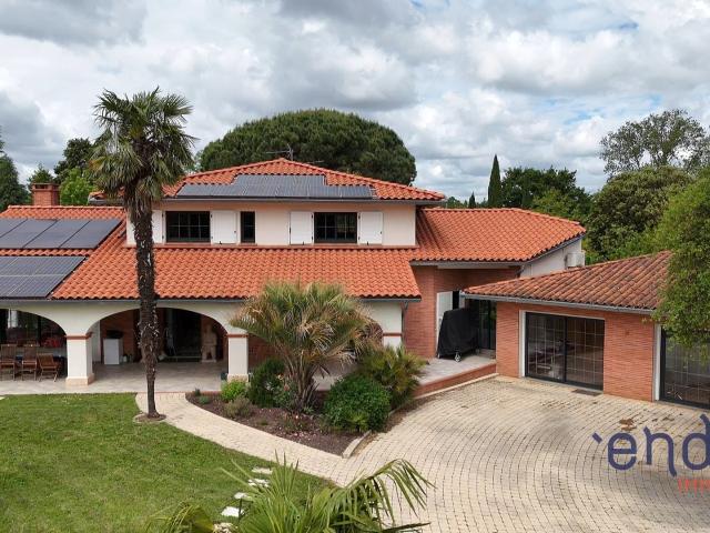 Maison 9 pièces 308 m²