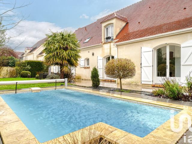 Maison 9 pièces 300 m²