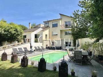 Maison 9 pièces 300 m²