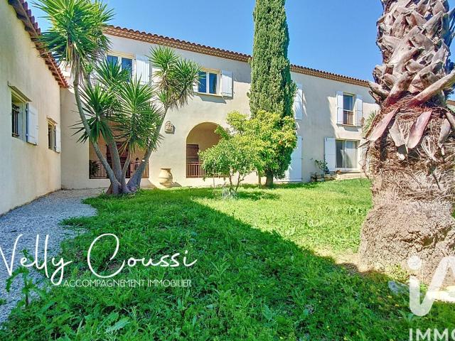 Maison 9 pièces 300 m²