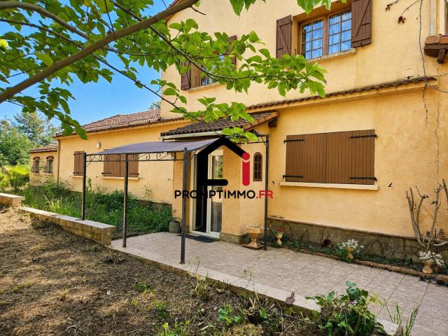Maison 9 pièces 300 m²