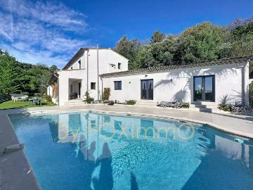 Maison 9 pièces 300 m²