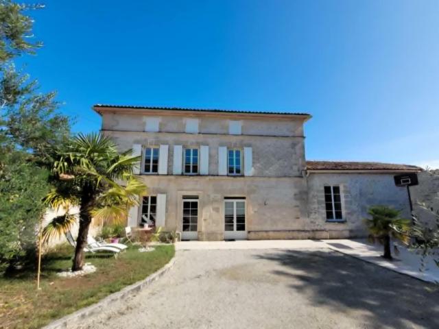 Maison 9 pièces 300 m²