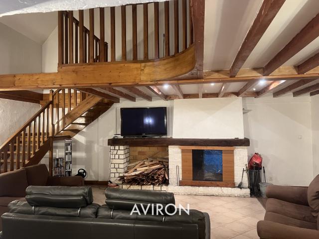 Maison 9 pièces 280 m²