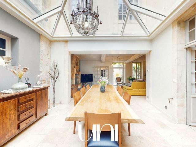 Maison 9 pièces 300 m²