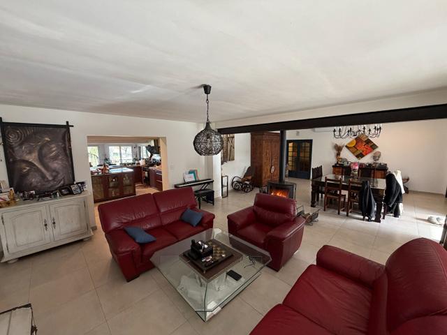 Maison 9 pièces 300 m²