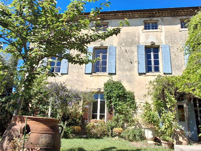 Maison 9 pièces 300 m²