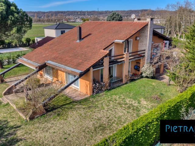 Maison 9 pièces 300 m²